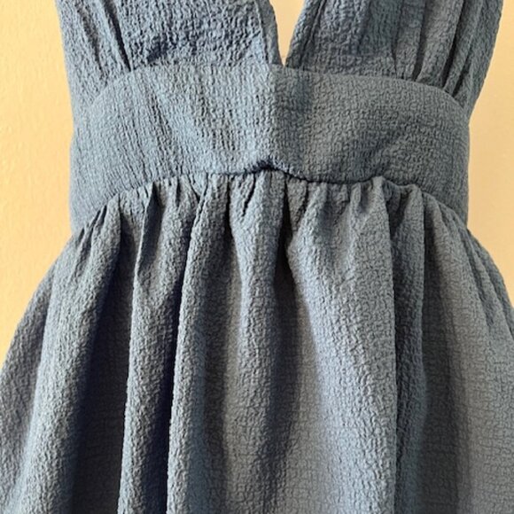 Sexist Top Ever~ Backless Halter Flare Style Top - Picture 4 of 8